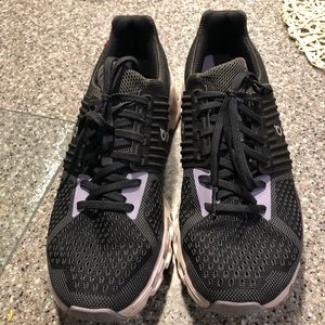 ON running shoes. Cloudswift. Women’s size 9.